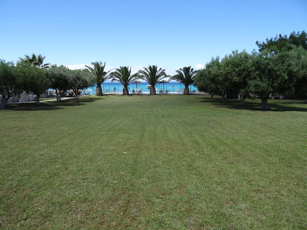 Kopsis Beach Hotel Pefkochori Exterior photo